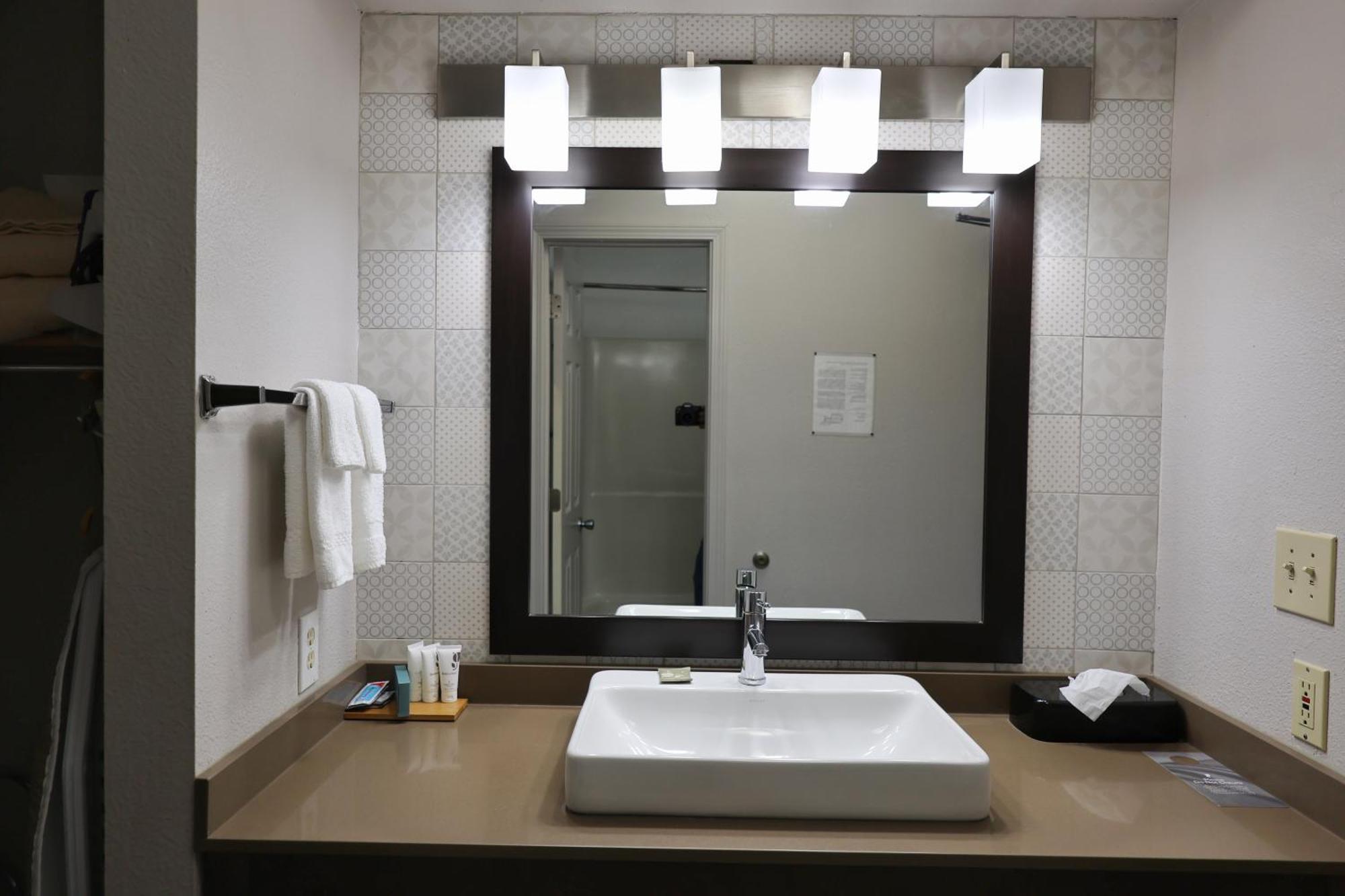 Country Inn & Suites By Radisson, Sparta, Wi Esterno foto